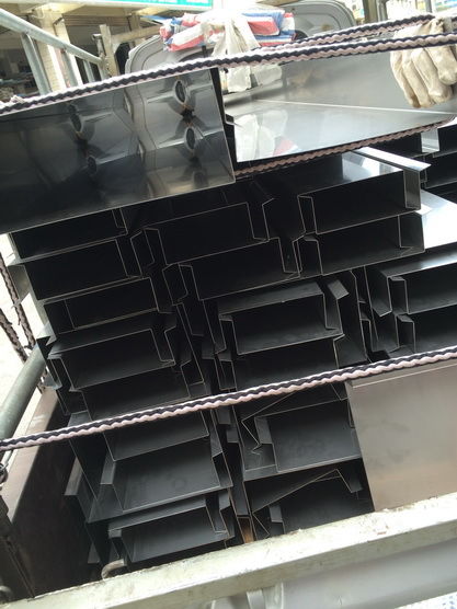 广尔美不锈钢天沟 现代建筑中的镜面艺术与实用之选